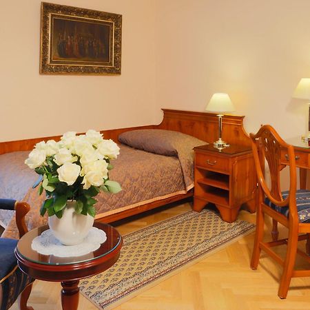 Bristol Vila Tereza Karlovy Vary Luaran gambar