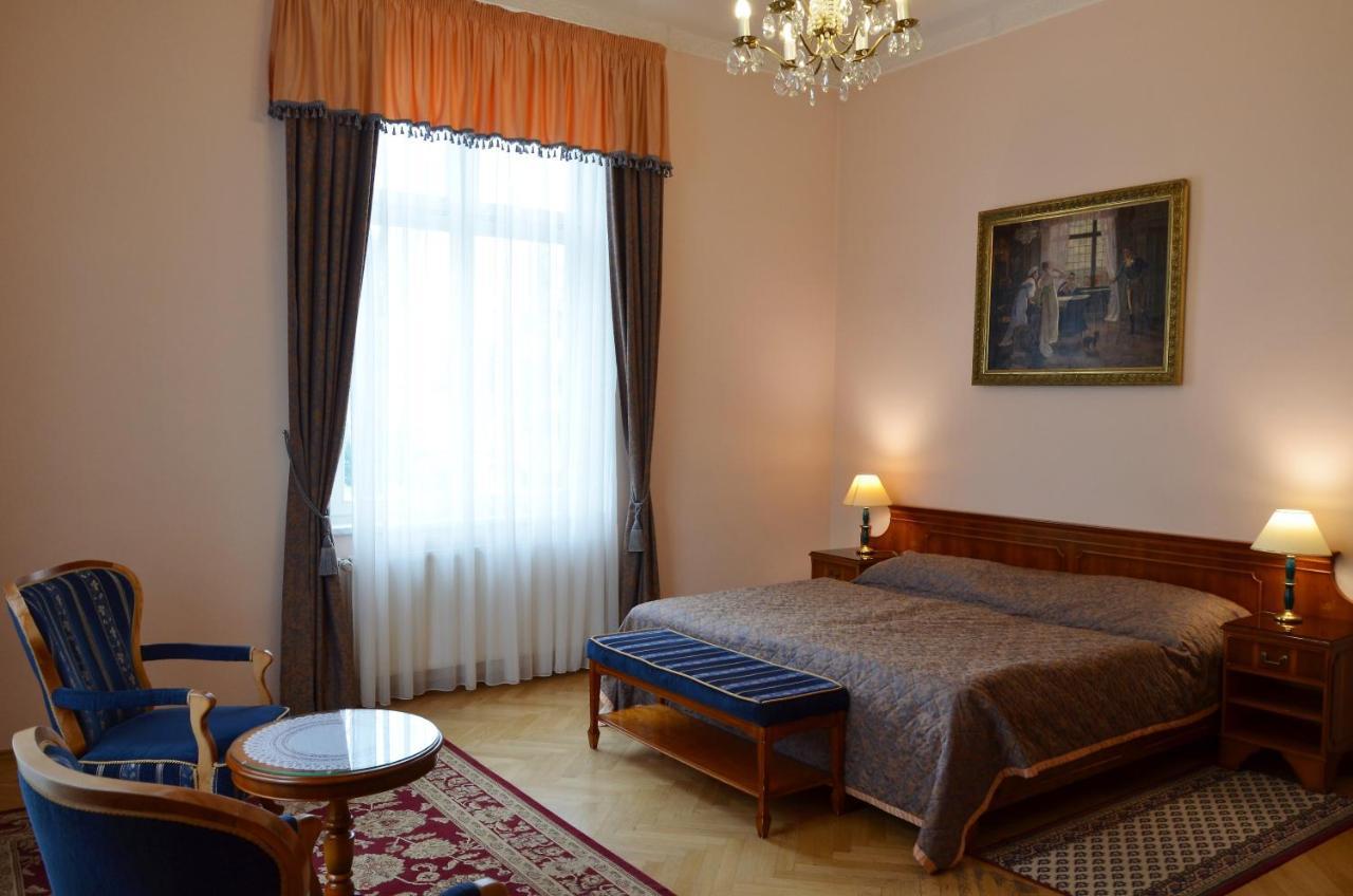 Bristol Vila Tereza Karlovy Vary Luaran gambar